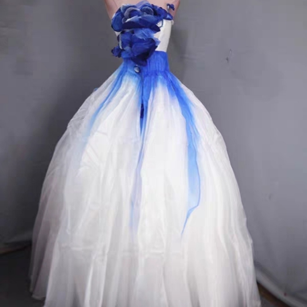 Prom dress - Picture 2 of 3